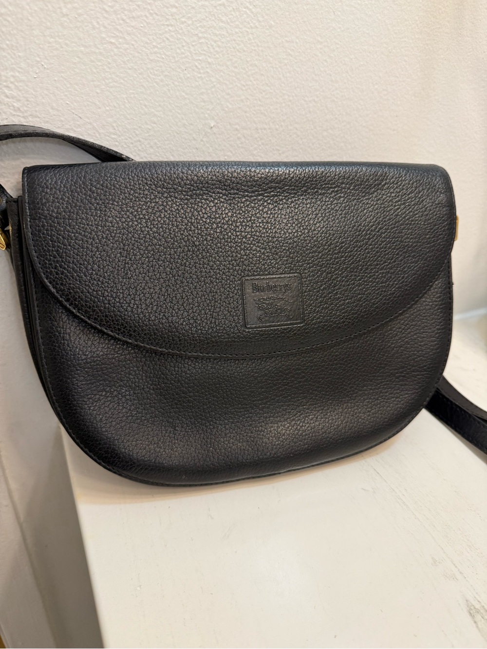 1990’s BURBERRY (Burberry’S) Black Pebbled Leather Crossbody Bag